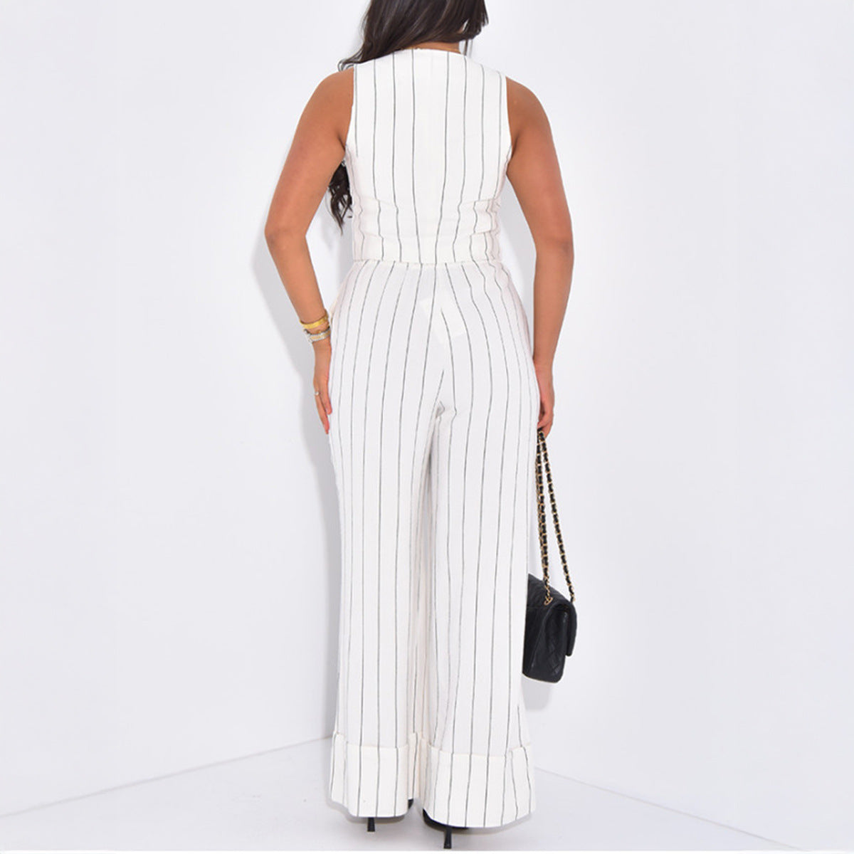 Conjunto blanco con rayas/minimalista para mujer